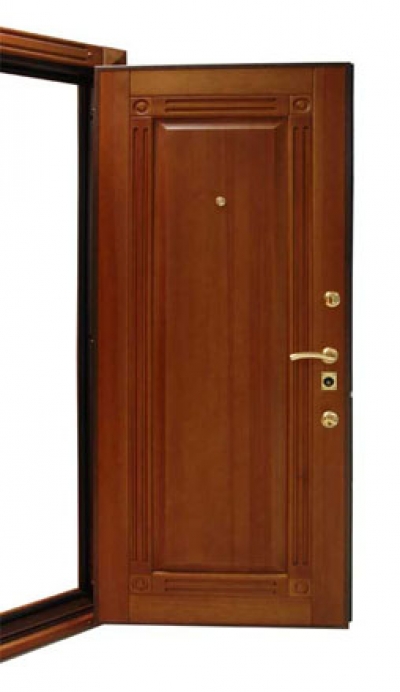 Сейф-двери с наружной отделкой из массива сосны